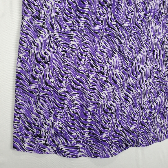 Calvin Klein Sleeveless Blouse Size Large with Purple, Black, and White Pattern - Picture 12 of 16